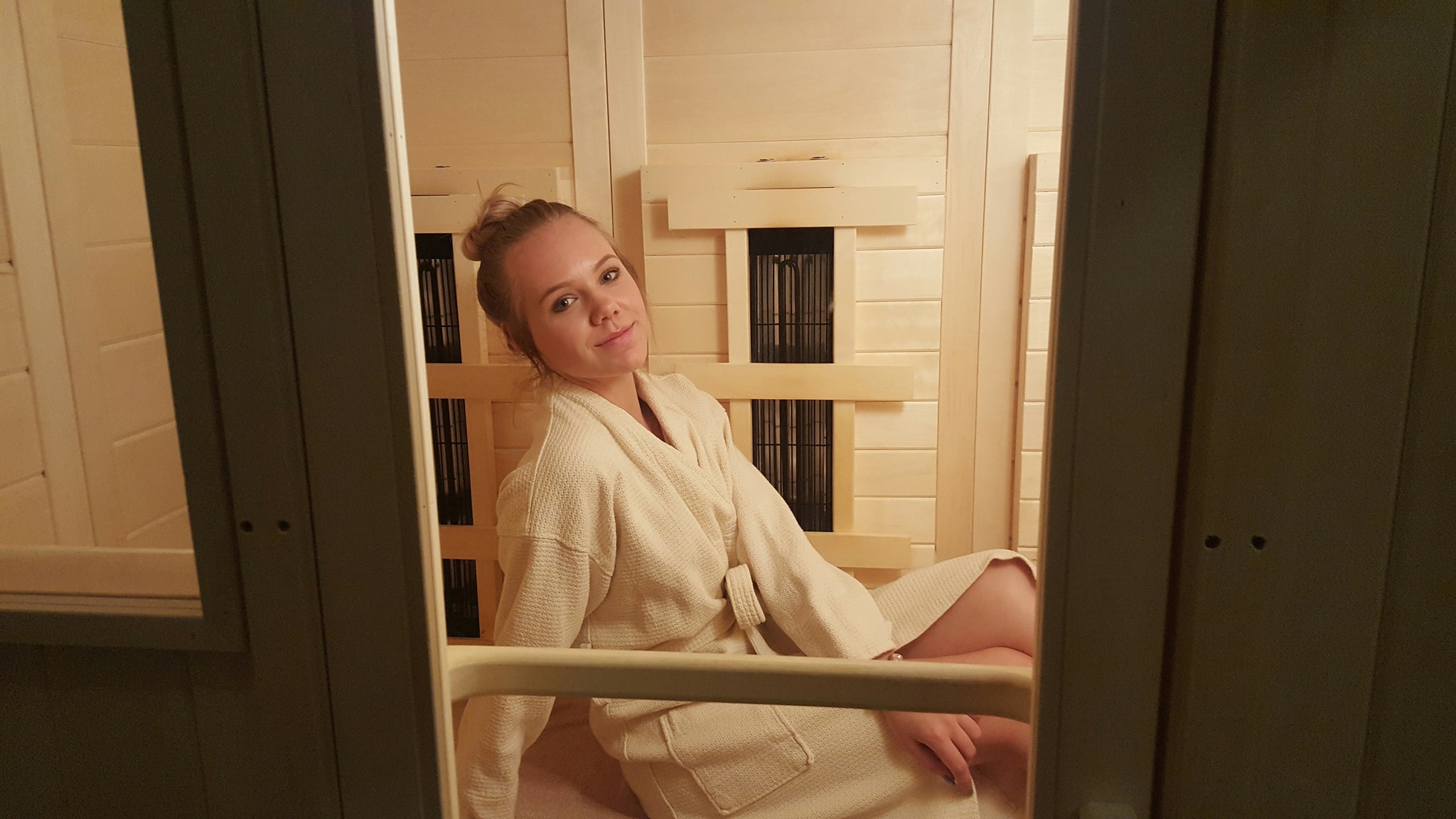 FAR Infrared Sauna Heat therapy