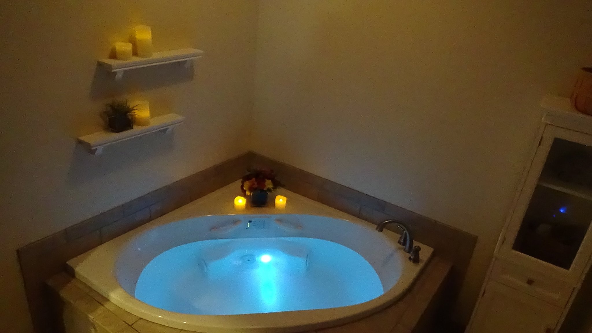 Hydrotherapy Treatment soak, natural oils and dead sea salt